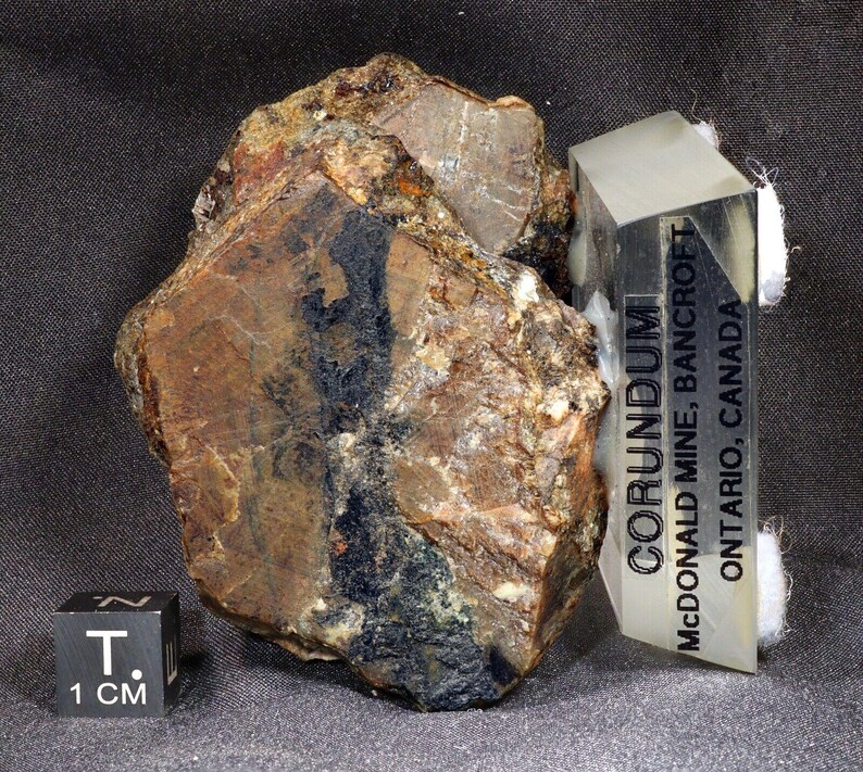 6.3 Cm Sapphire Crystal From Macdonald Farm, Bancroft, Ontario, Canada ...