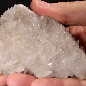 Kryształy probertytu o średnicy 9,5 cm z kopalni boraksu Sterling w Lang w Kalifornii – rzadkie