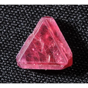 0.9 ct Macle Spinel Crystal from Man Sin Mine, Mogok, Myanmar (Burma)