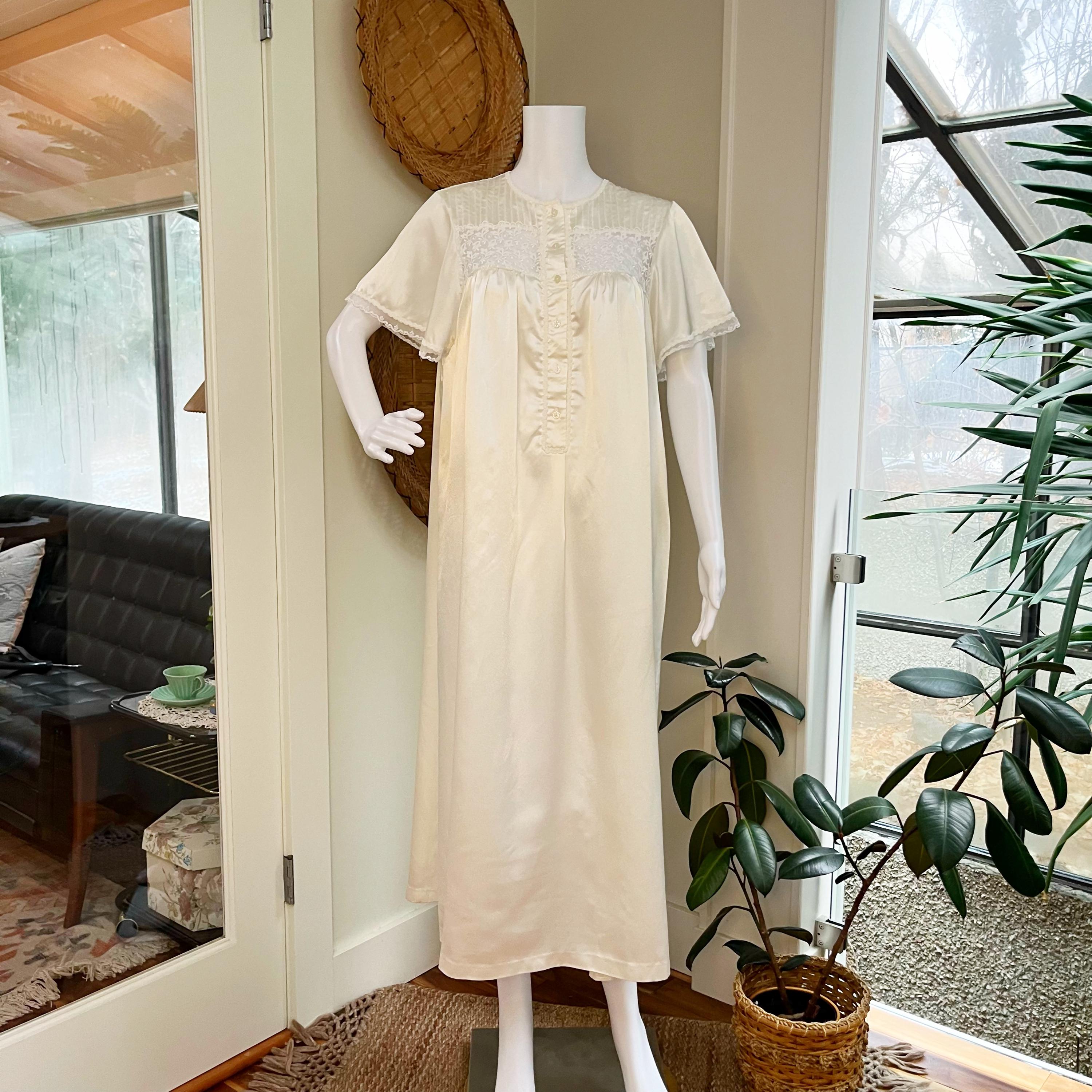 Satin dior pyjamas sale
