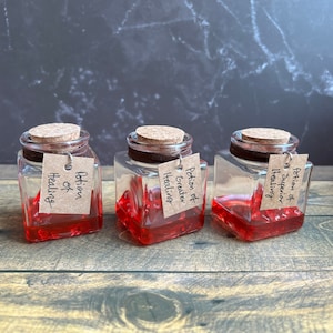 Set of 3 Potion of Healing d4 Dungeons and Dragons DnD5E Red Mini Dice