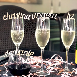 Decoraciones de despedida de soltera, encantos personalizados de vidrio de vino, etiquetas de bebida de la horquilla, marcadores de cristal de ducha de novia, etiquetas de nombre de la ducha del bebé