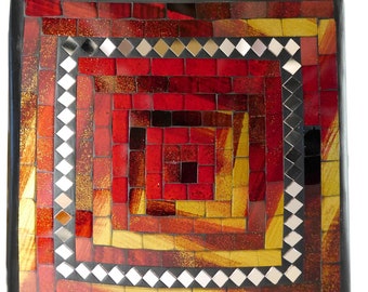 Dekoschale Mosaikschale Merah-k Tonschale Schlüsselschale aus Terracotta  mit handbemalten Glaselementen zu einem schönen Muster gelegt