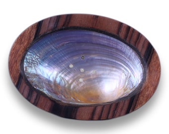 Seifenschale aus Holz und eingelegtem Stück Muschel Oval mit Ablaufrinne