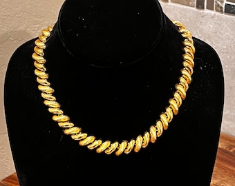 Vintage Napier Gold Tone Alternating Shiny/Matte Chunky Necklace