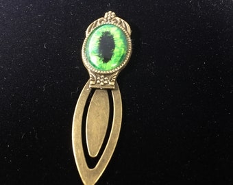 Green dragon eye, hand painted dragon eye bookmark green, book lover gift, unique bookmark, for women, for men, for kids, bookmark clip