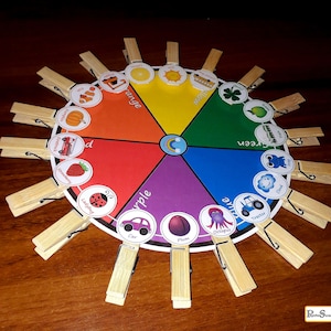 Realice una actividad de combinación de colores para niños, aprendiendo los colores y la motricidad fina con la clasificación de los temas, materiales Montessori