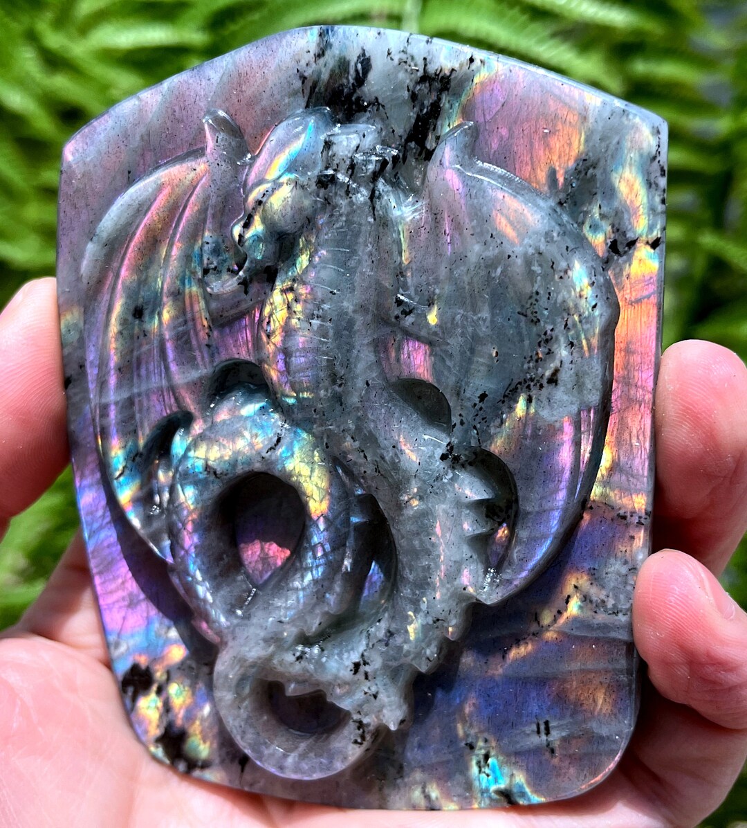 手彫りの光沢のあるラブラドライトクリスタルクォーツドラゴン/飛龍