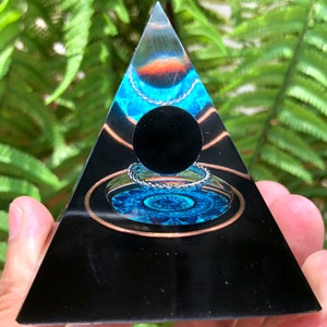 Fantasy magic obsidian Sphere Orgone/Crystal Pyramid Orgonite/Positive Energy Generator/Chakra Energy Healing/Gift/Energy stone