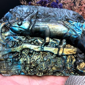 Hand carved Sheen Labradorite Crystal Quartz lizard/Shiny Polished Labradorite/Chakra Reiki/Home Decor/collectibles/Healing Stone/Chakra