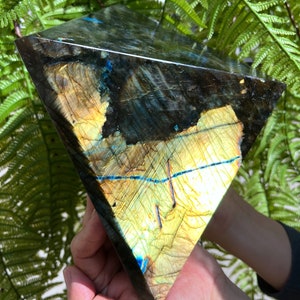 LARGE Rainbow Labradorite Pyramid/Natural Labradorite Pyramid/Chakra/Meditation Stone/Gift for Her/Decoration/Reiki/Chakra/