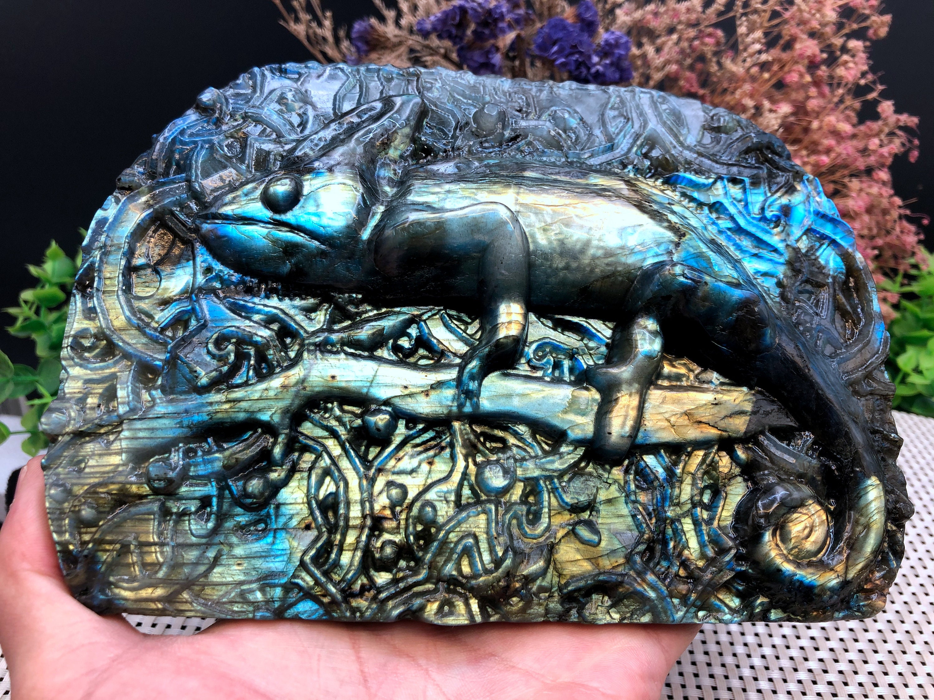 手彫りの光沢のあるラブラドライトクリスタルクォーツトカゲ/光沢の