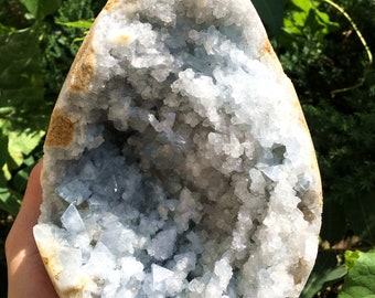 Blue Celestite amore cuore /Celestite Geode / Raw Celestite cuore Forma / Celestite Egg / Celestite Cluster /Blue Celestite Gedode / Blue Crystal/ Decor