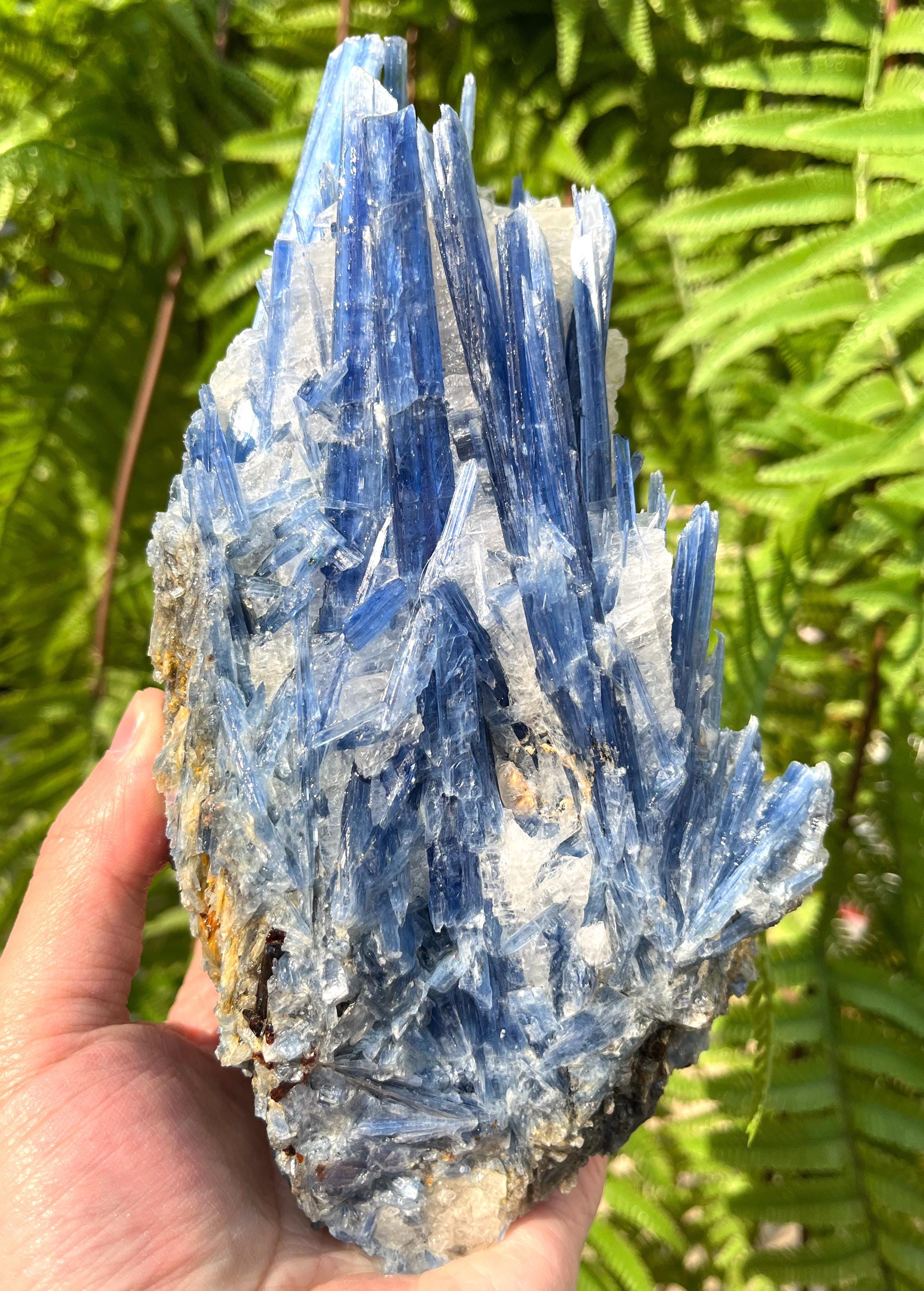 chie　天然石 Natural Large Rare Kyanite/blue Kyanite/feng Shui/meditation