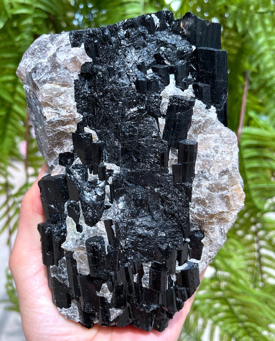 最高品質の未加工の大きな天然未加工のブラックトルマリン石