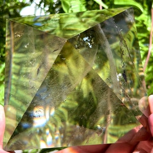 Natural Rare Clear Rainbow Smoky Crystal Quartz Point/Clear Crystal Tower/Crystal Tower/Meditation Stone/Healing Stone/Reiki/Chakra