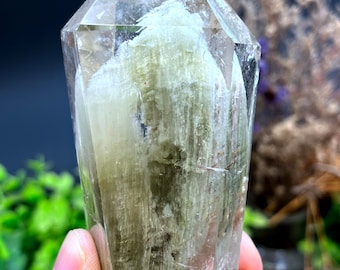 Rara torre di quarzo fantasma verde da giardino inclusa nel giardino / punto di quarzo panoramico / lodalite / pietra energetica / cristallo curativo / regalo speciale