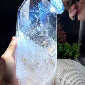 Gerador de cristal de quartzo transparente &quot;agulha azul&quot;/água deslumbrante natural ponto de cristal de quartzo transparente/cristal/torre de cristal branco/pedra de meditação