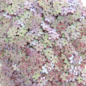 Sequins (Small) Daisies / Flowers Glossy Lavender Iris 9mm ~200 pieces 6 Petals Loose