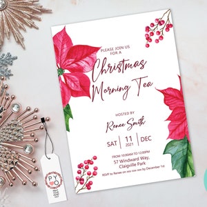 K&ouml;nnte beinhalten: Eine wei&szlig;e Einladung zum Christmas Morning Tea mit Aquarell-Weihnachtssternen und Beeren. Die Einladung enth&auml;lt Eventdetails und den Text "PLEASE JOIN US FOR A Christmas Morning Tea". Dekorative Schneeflocken- und Sternornamente befinden sich im Hintergrund.