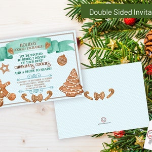 Pu&ograve; includere: Un invito fronte-retro per un Holiday Cookie Exchange. Il fronte presenta uno sfondo azzurro con illustrazioni di biscotti di pan di zenzero e testo. Il retro ha un motivo a pois azzurri con illustrazioni di biscotti.