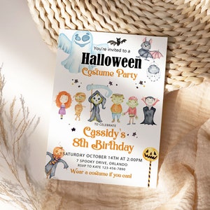 Op de afbeelding: Een Halloween-kostuumfeestuitnodiging met aquarel illustraties van geesten, vleermuizen en monsters. De uitnodiging luidt "You're invited to a Halloween Costume Party" en kondigt Cassidy's 8e verjaardag aan.