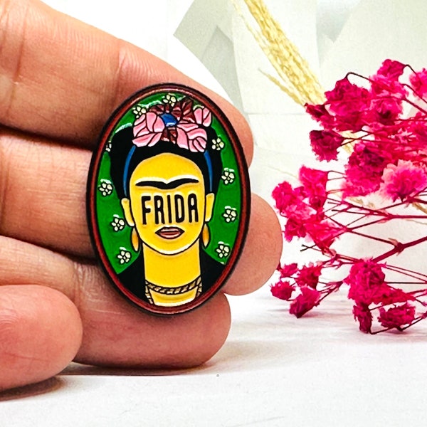 FRIDA Pin Back Button Boho Broche Artista Mexicano Icono Retrato Fridalovers Regalo Idea Insignia Niñas y Mujeres Moda Inspirada en Frida