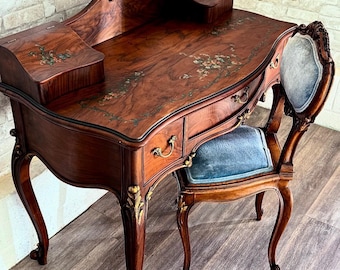 SOLD OUT***Desk/Vanity/Vinatge/ Restored/Chair