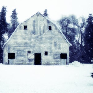 Digital barn picture, Barn Addict art, Barn Picture download, barn art download, barn wall art, self print art, printable, winter barn art