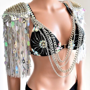 Schillernde Pailletten Quaste Epaulette, Festival Epauletten, Silber Ohrstecker Epaulette, Mix Pailletten Epaulette, leuchtendes Pailletten Festival Outfit, // DIVA