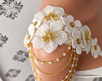 A Pair Gold Bridal Lace Epaulette,Bridal Shoulder Jewelry,Floral Lace Bridal Epaulette,Off White Daisy Lace Epaulette With  Gold Bead Layers