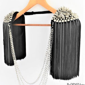 Silber Nieten Epaulette Mit Schwarzer Quaste,Bühnenkostüm Accessoires,Schwarze Quaste,Besetzte Schulterstücke,EDC//TROYES SILVER