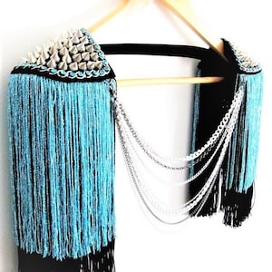 Épaulettes à pompons bleus avec clous argentés,bijoux d’épaule,tenues de festival,vêtements de festival //POSEIDON