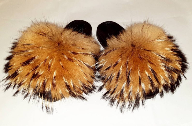 nike fluffy slippers