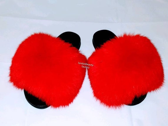 nike fluffy slippers