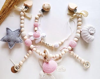 Łańcuch do wózka dziecięcego, girlanda do wózka dla mamy, kosz prezentowy, drewniana zabawka do wózka, prezent na baby shower, szydełkowa muszla żółwia morskiego, rozgwiazda