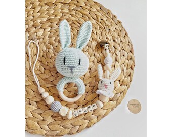 Pudełko prezentowe dla przyszłej mamy. Grzechotka na szydełku. Prezent na baby shower dla ciężarnej siostry, neutralny pod względem płci. Witaj w domu. Prezent dla noworodka, chłopca i dziewczynki.