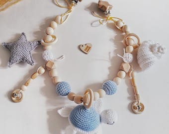 Kosz prezentowy dla nowej mamy, łańcuch do wózka morskiego, girlanda do wózka, drewniana zabawka mobilna do wózka, prezent na baby shower, szydełkowa muszla żółwia morskiego, rozgwiazda