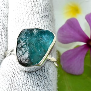 Apatite Ring, Natural Apatite Ring, Blue Apatite Ring,925 sterling silver Apatite Ring, valentine&#39;s day Ring, Raw Apatite Stone Ring OR-474