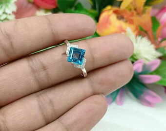 Anel de prata esterlina com topázio azul: joias minimalistas e delicadas para combinar