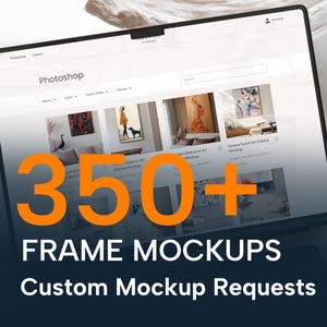 Può includere: Uno schermo di laptop che mostra un sito web con il testo "350+ FRAME MOCKUPS" e "Custom Mockup Requests". Il sito web presenta una griglia di immagini che mostrano varie bozze di cornici.
