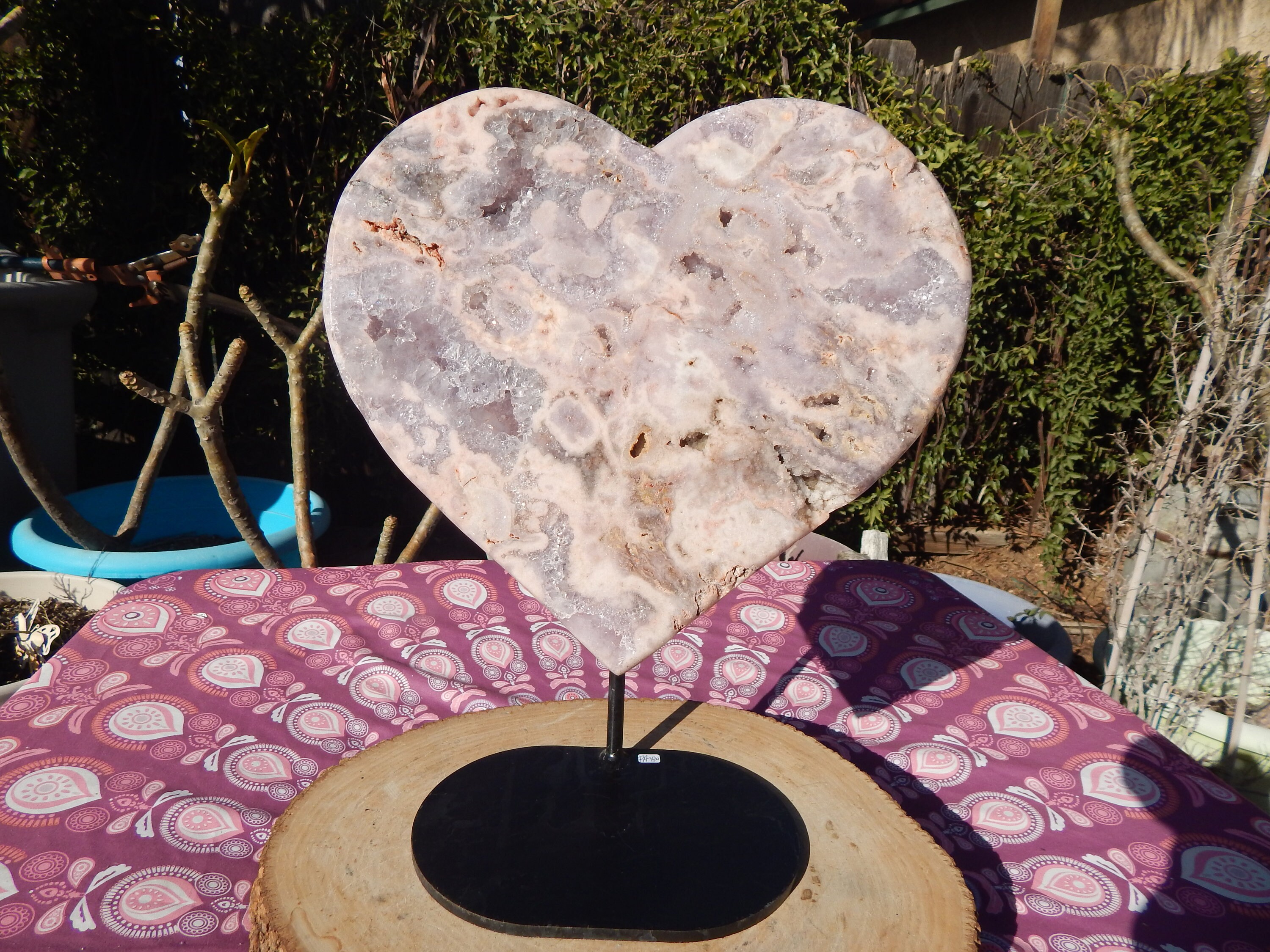 ピンクアメジスト　キラキラハート　Pink Amethyst Heart Rare Pink Amethyst Heart on Stand: Polished Crystal Healing Decor