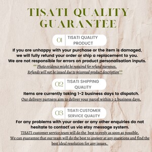 Może przedstawiać: Grafika z tekstem "TISATI QUALITY GUARANTEE" w białym polu na tle brązowego drewna. Grafika przedstawia trzy gwarancje jakości: TISATI Quality Product, TISATI Shipping Quality i TISATI Customer Service Quality.