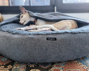 Dark gray flake cover with corduroy lid and fleece lying surface with cozy cave