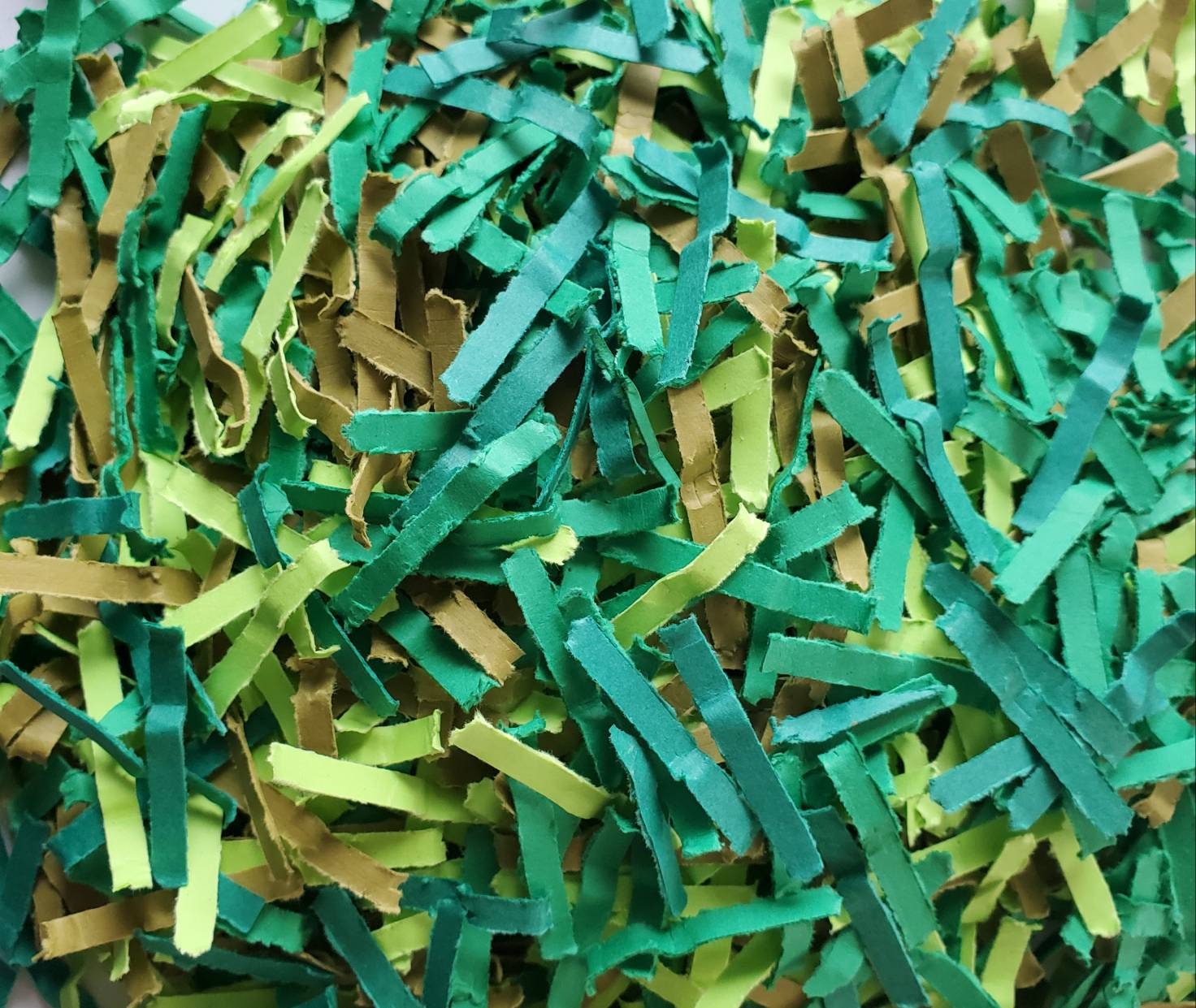 Teal Cut / Shredded Paper Gift Box & Basket Crinkle Paper, Green