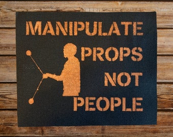 Manipular accesorios, no personas, coser parches