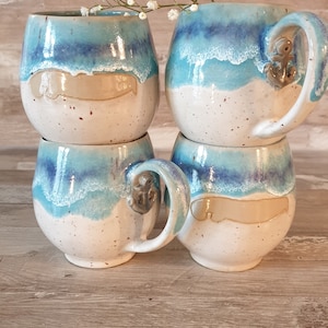 handgetöpferte Keramik Tasse von Norderney mit Anker Bild 1