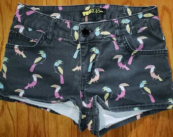 Niedliche Tukan Print Jeans Shorts