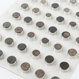 Sammlung von Knöpfen oder Münzen / 20mm Karten zur Sammlung / Exklusive Sammlung / Organisation der Sammlung / Album für Sammler