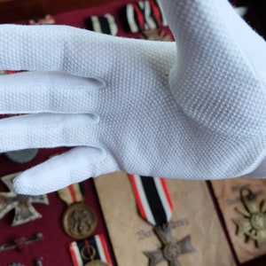 Cotton gloves with micro-dripping for viewing your collection